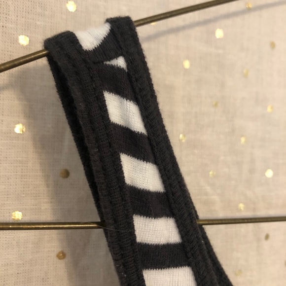🦋 5 for 25 🦋 H&M divided striped tank top - Picture 4 of 5